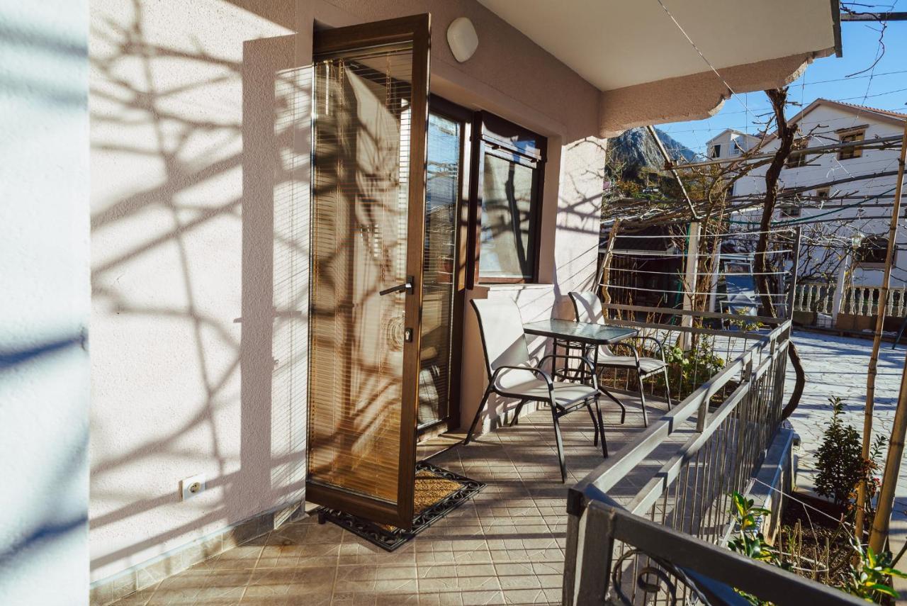 Azure Adriatic Apartment Kotor Exterior photo